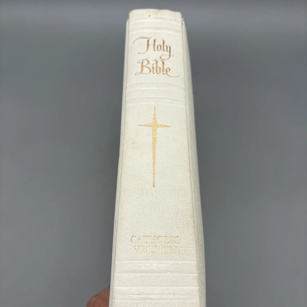 1963 The‎ Holy Bible With The Confraternity Text Catholic Version White